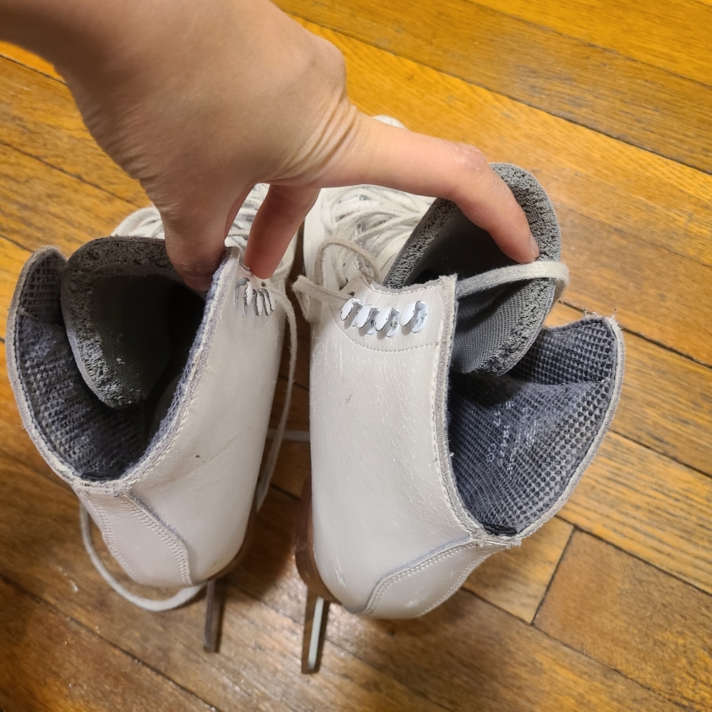 Riedell skates women's size 7
